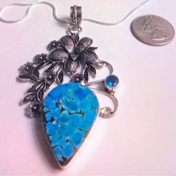 Stunning 925 Sterling Silver Necklace